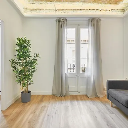 Ro Lively And Bright Apartment Next To Blai St Апартаменты