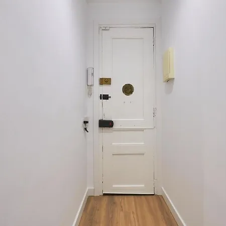 Ro Lively And Bright Apartment Next To Blai St Апартаменты *